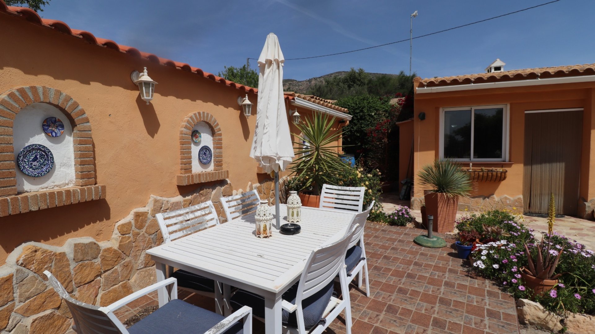 Reventa - Chalets -
Hondón de las Nieves - La Canalosa