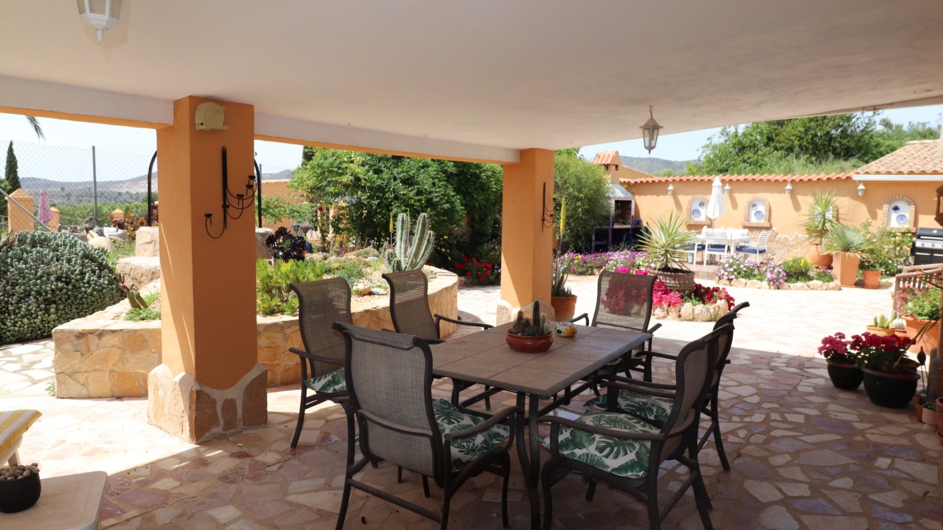 Reventa - Chalets -
Hondón de las Nieves - La Canalosa