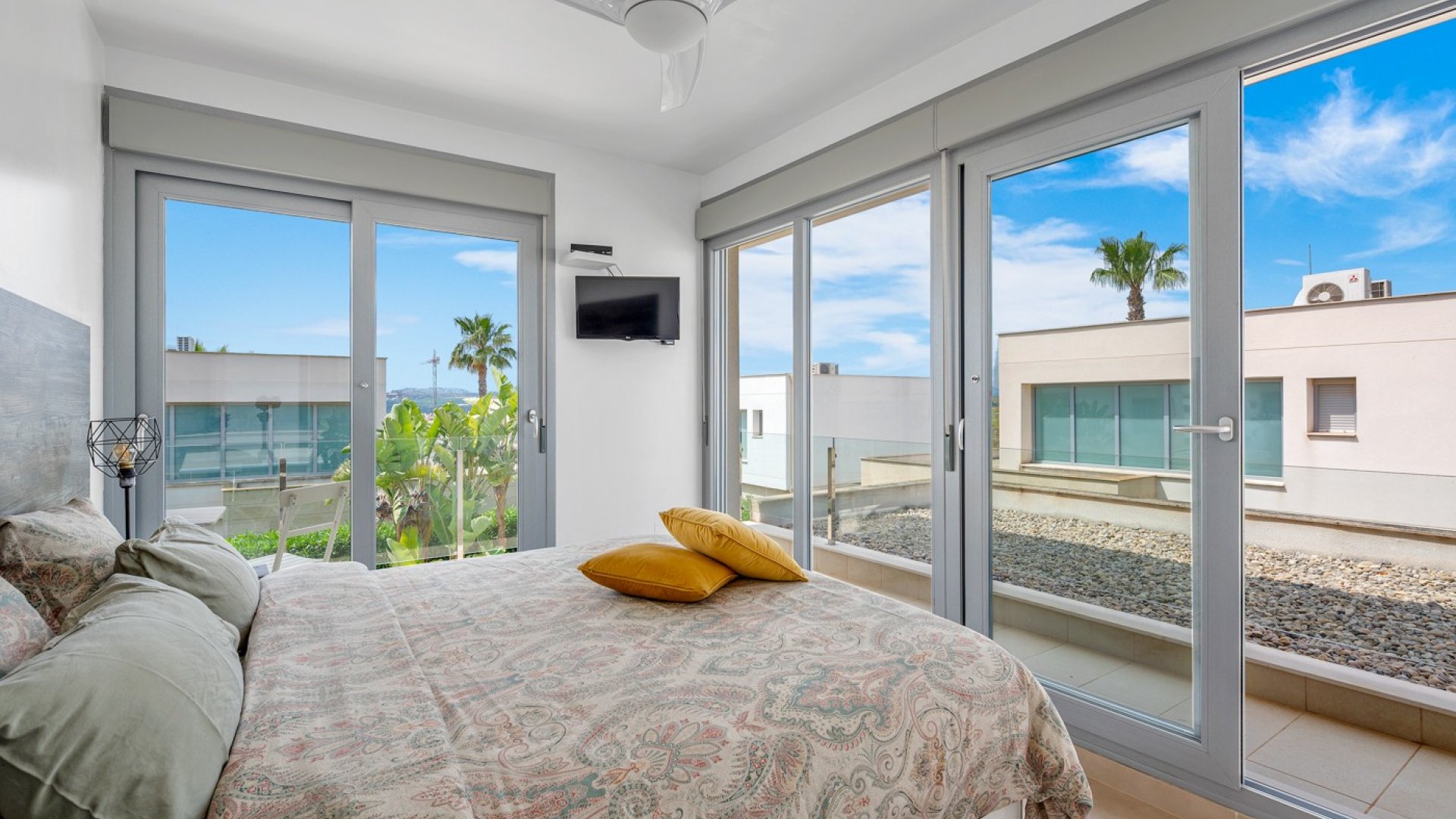 Reventa - Chalets -
Jacarilla - Vistabella