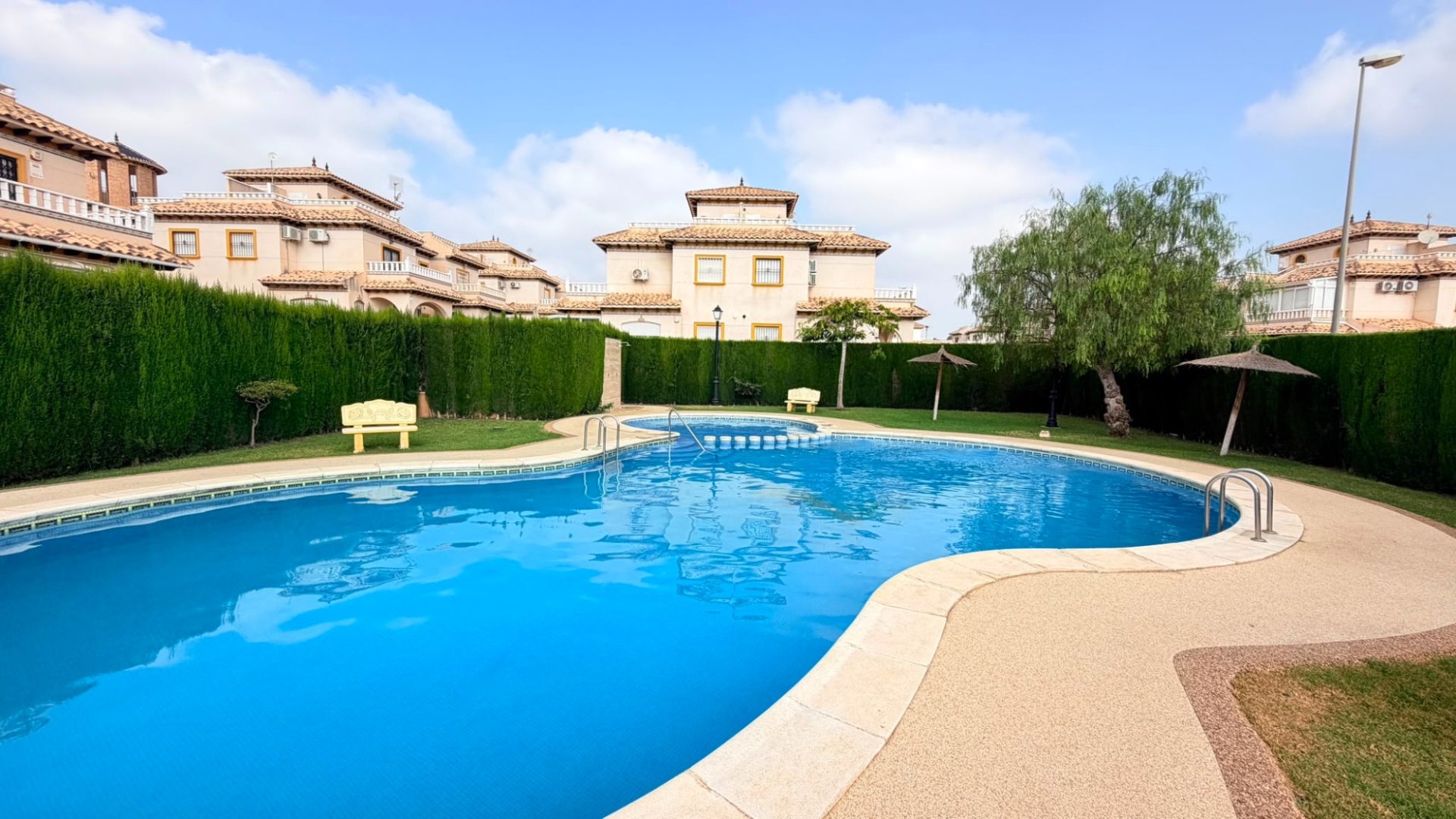 Reventa - Chalets -
Lomas de Cabo Roig - Orihuela Costa