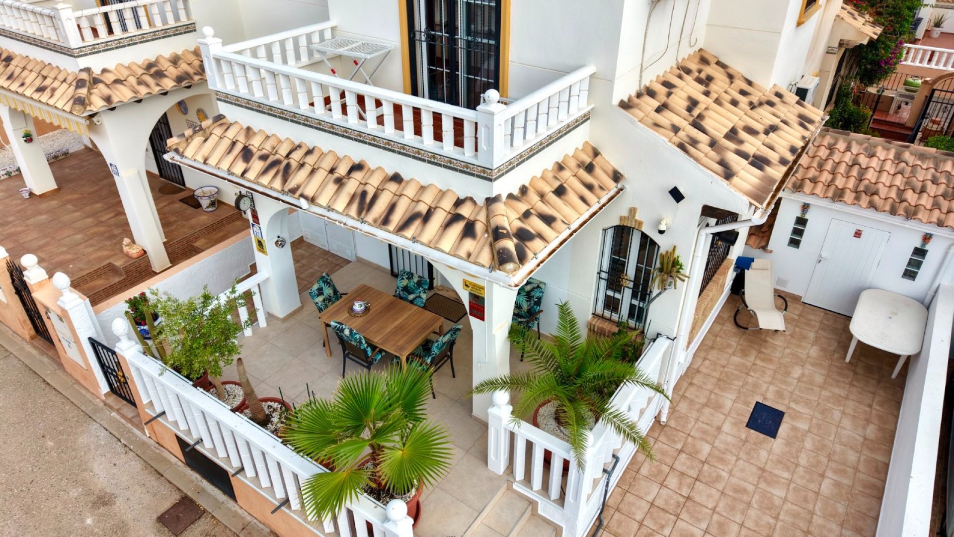 Reventa - Chalets -
Lomas de Cabo Roig - Orihuela Costa