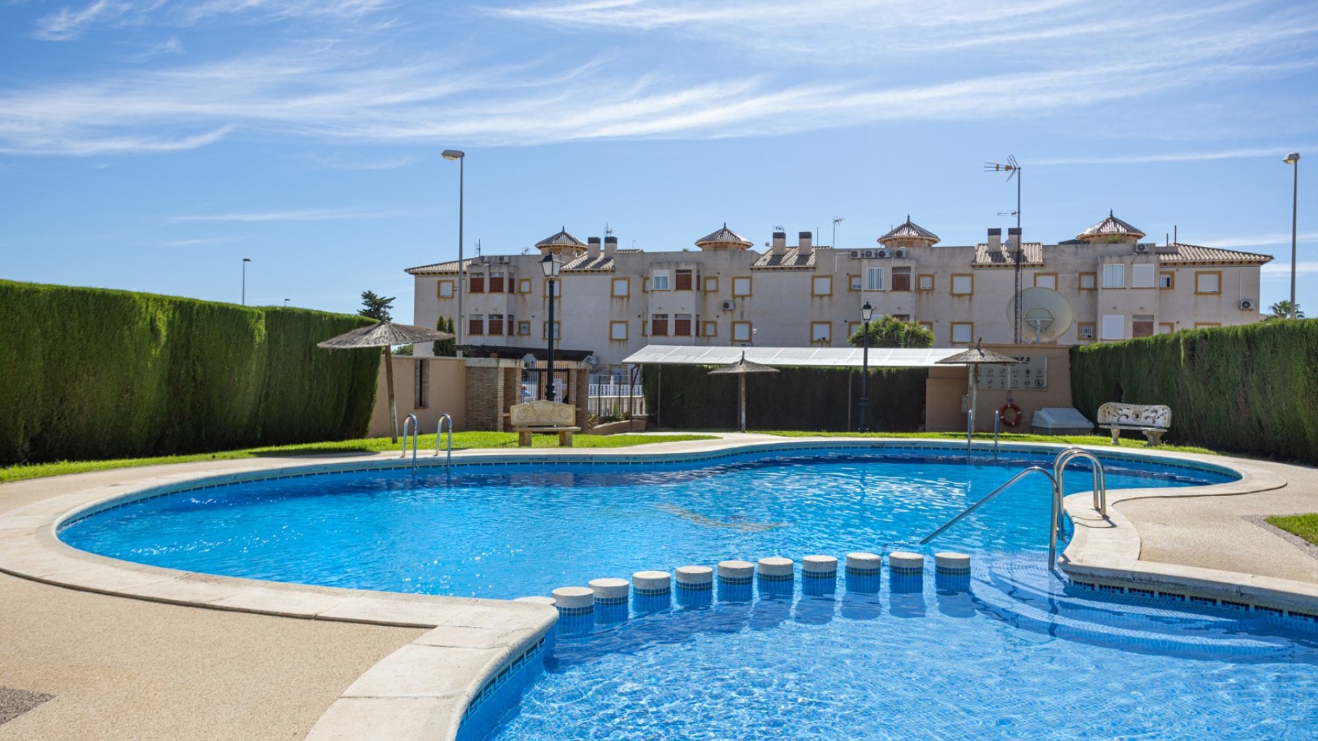 Reventa - Chalets -
Lomas de Cabo Roig - Orihuela Costa