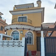 Reventa - Chalets -
Los Montesinos - La Herrada