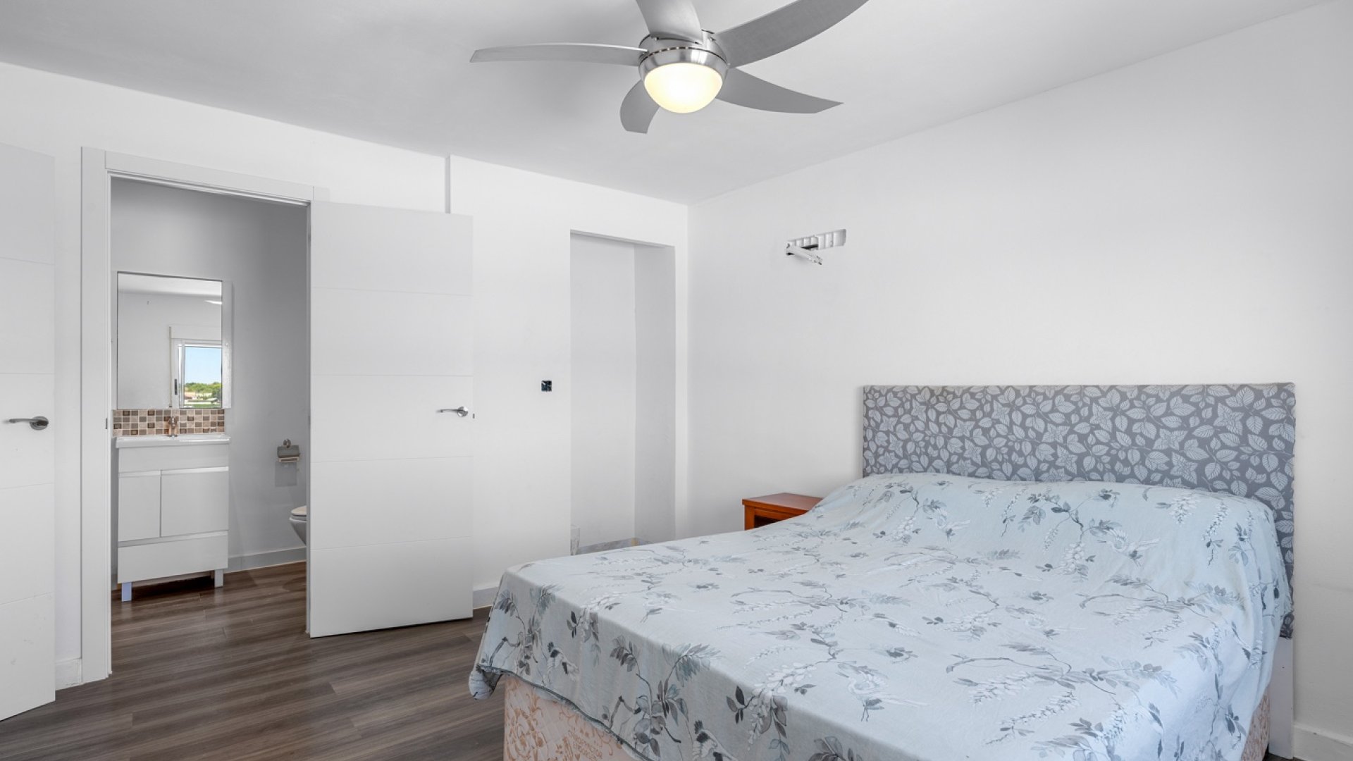 Reventa - Chalets -
Los Montesinos - La Herrada