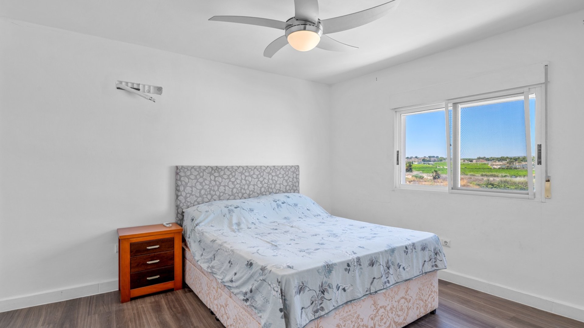 Reventa - Chalets -
Los Montesinos - La Herrada