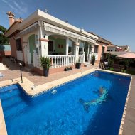 Reventa - Chalets -
Los Montesinos - La Herrada