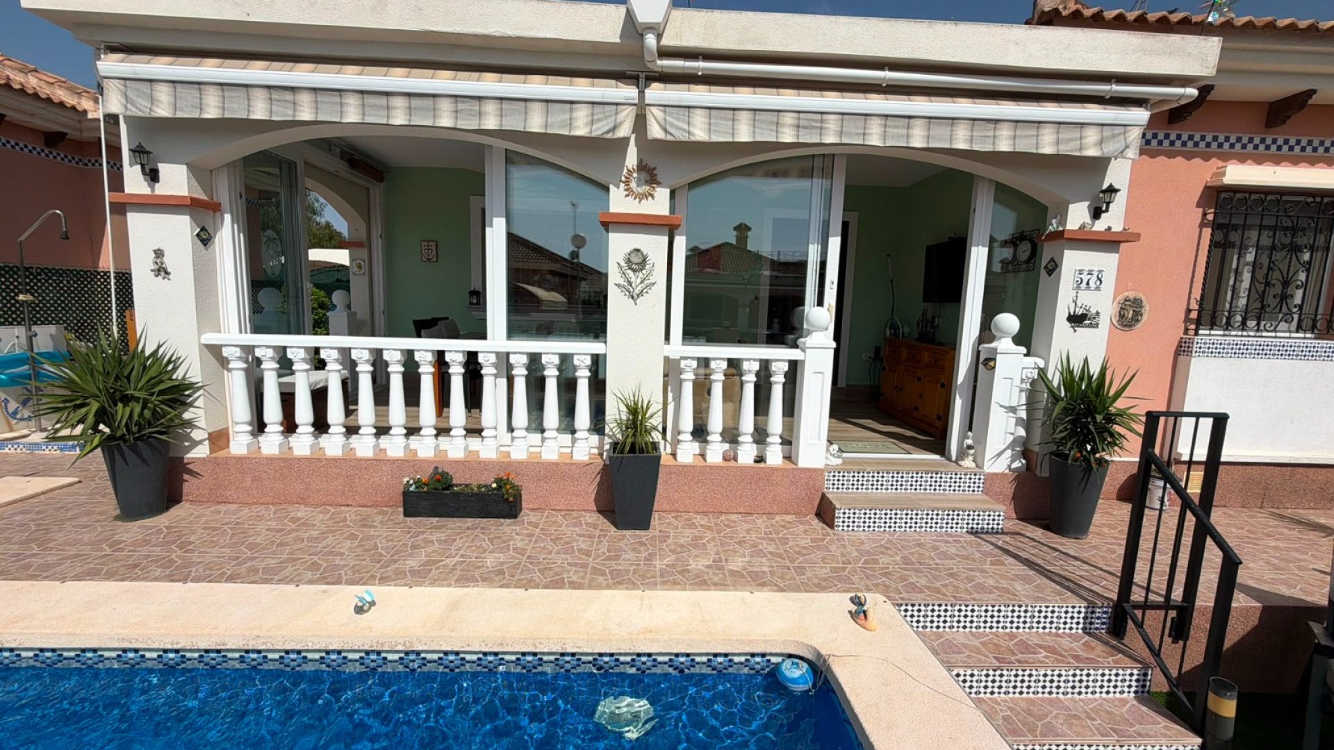 Reventa - Chalets -
Los Montesinos - La Herrada