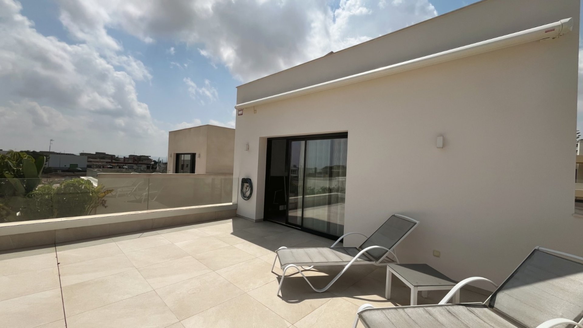 Reventa - Chalets -
Los Montesinos - La Herrada