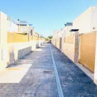 Reventa - Chalets -
Los Montesinos - La Herrada