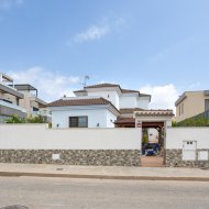 Reventa - Chalets -
Los Montesinos - La Herrada