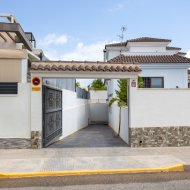 Reventa - Chalets -
Los Montesinos - La Herrada
