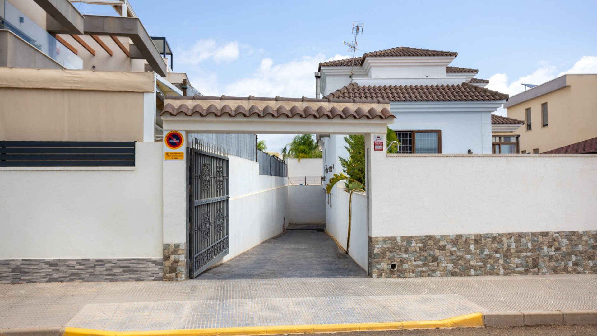 Reventa - Chalets -
Los Montesinos - La Herrada