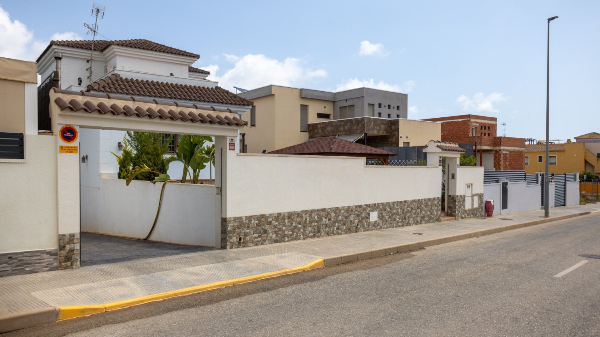 Reventa - Chalets -
Los Montesinos - La Herrada