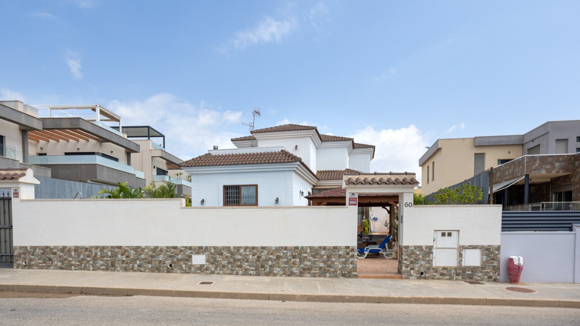 Reventa - Chalets -
Los Montesinos - La Herrada