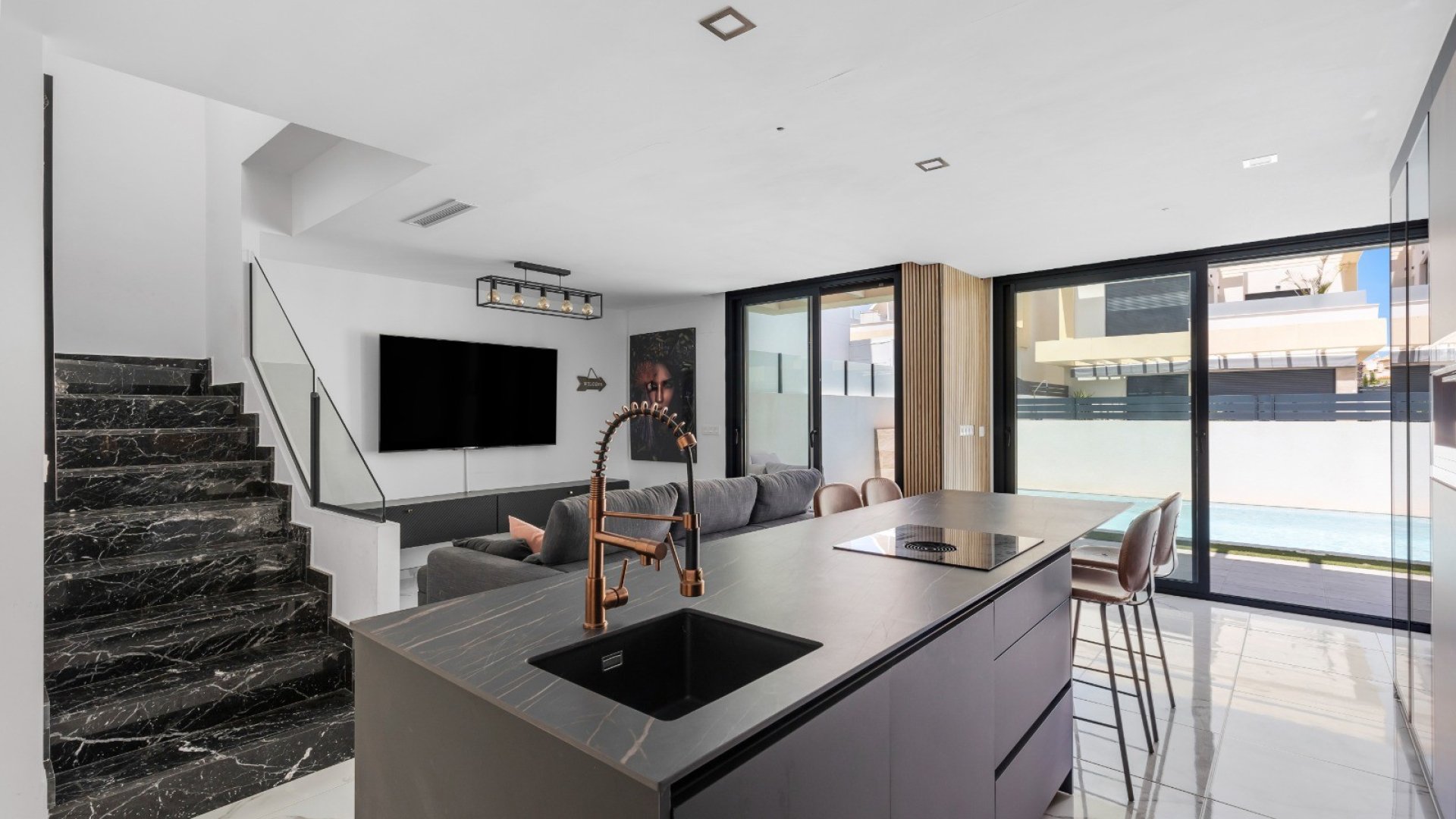 Reventa - Chalets -
Los Montesinos - La Herrada