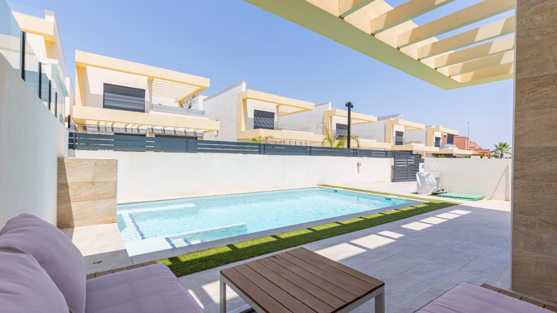 Reventa - Chalets -
Los Montesinos - La Herrada