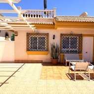 Reventa - Chalets -
Los Montesinos - Urbanizacion montesol