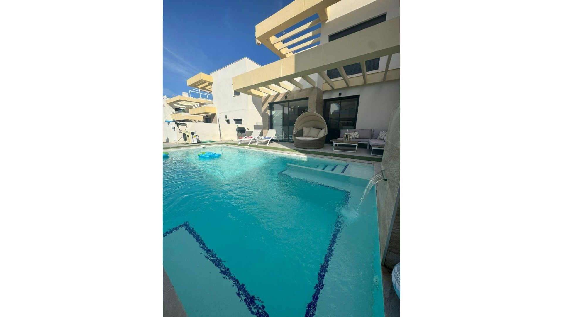 Reventa - Chalets -
Los Montesinos
