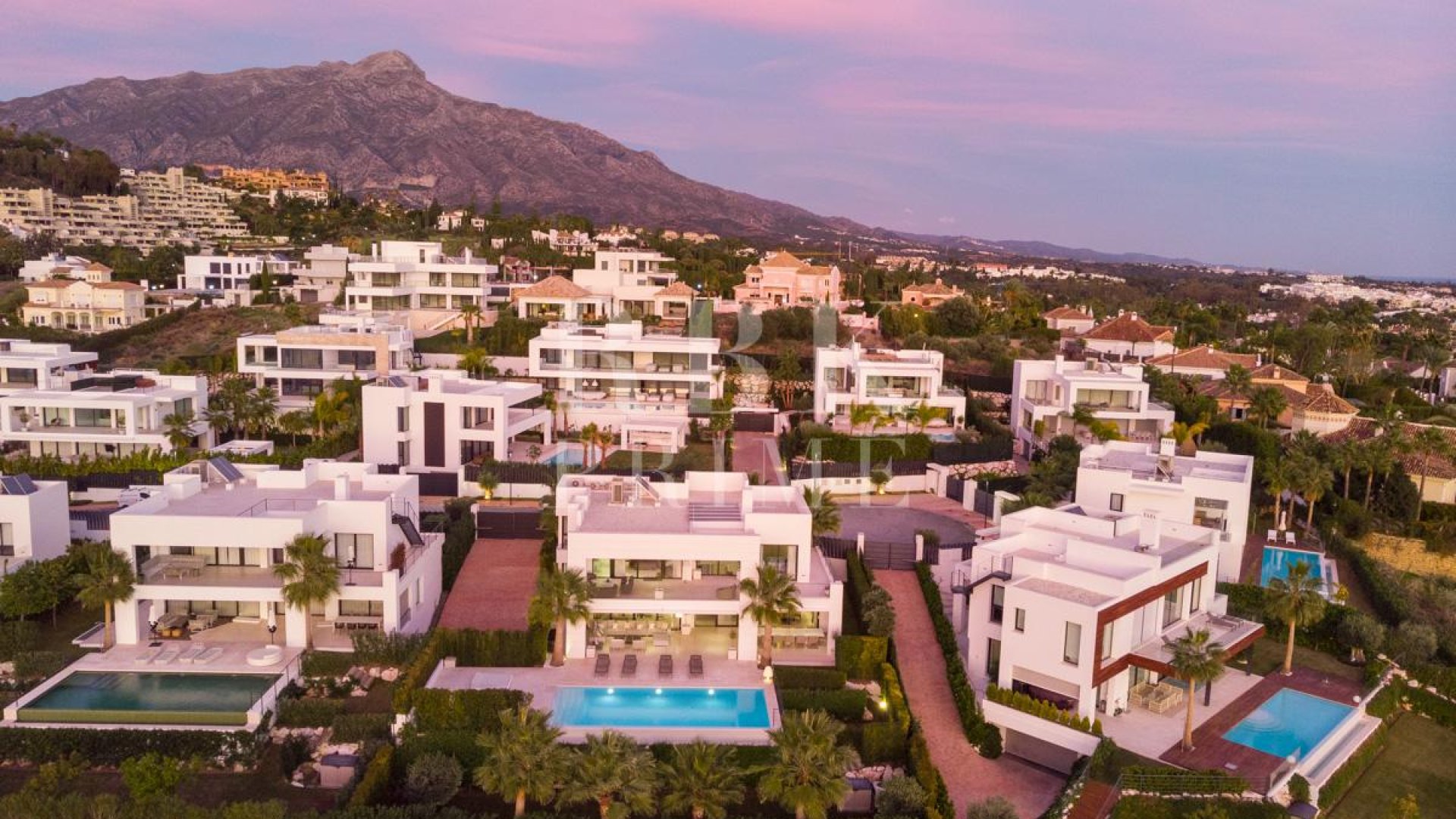 Reventa - Chalets -
Malaga - Nueva Andalucía