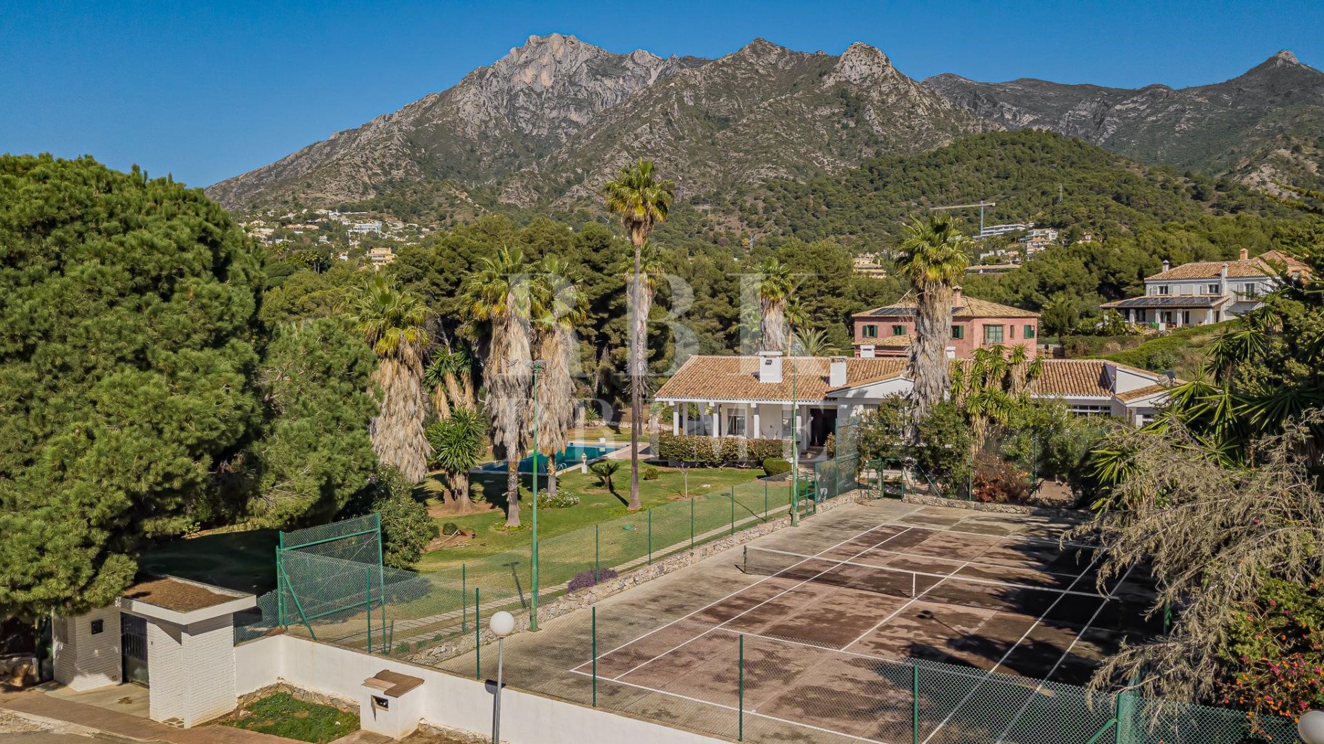 Reventa - Chalets -
Marbella