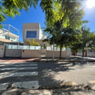 Reventa - Chalets -
Mil Palmeras - Costa Blanca