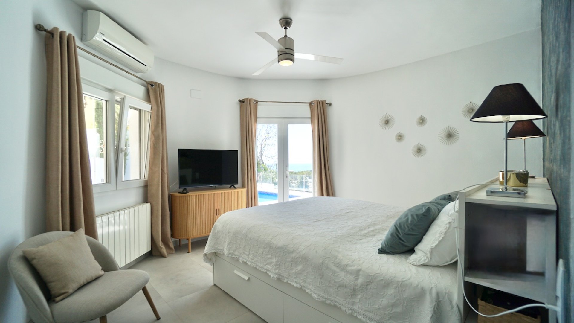 Reventa - Chalets -
Moraira - Benimeit