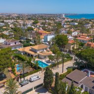 Reventa - Chalets -
Orihuela Costa - Cabo Roig