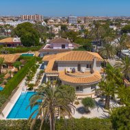 Reventa - Chalets -
Orihuela Costa - Cabo Roig