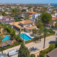 Reventa - Chalets -
Orihuela Costa - Cabo Roig