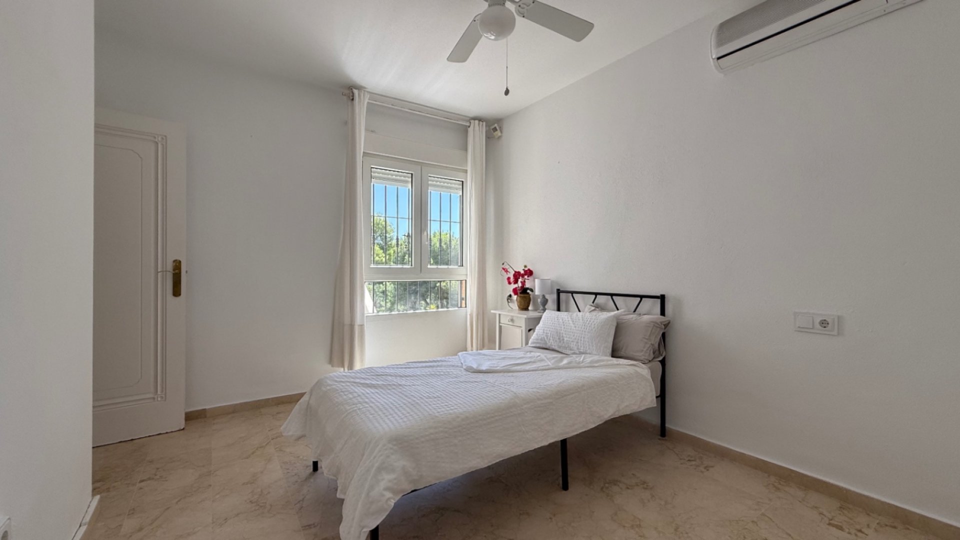 Reventa - Chalets -
Orihuela Costa - Costa Blanca