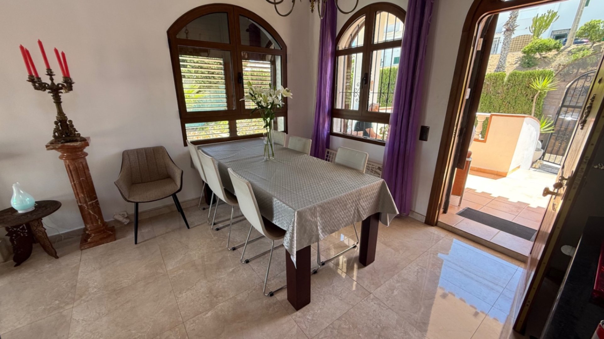 Reventa - Chalets -
Orihuela Costa - Costa Blanca