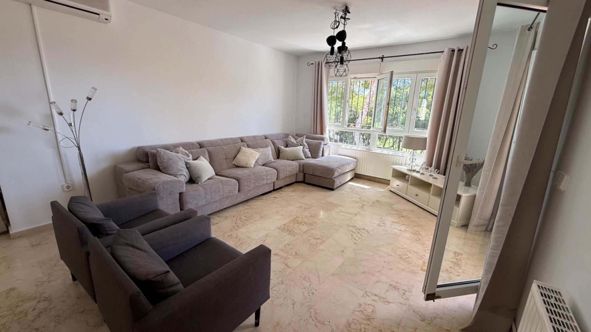 Reventa - Chalets -
Orihuela Costa - Costa Blanca