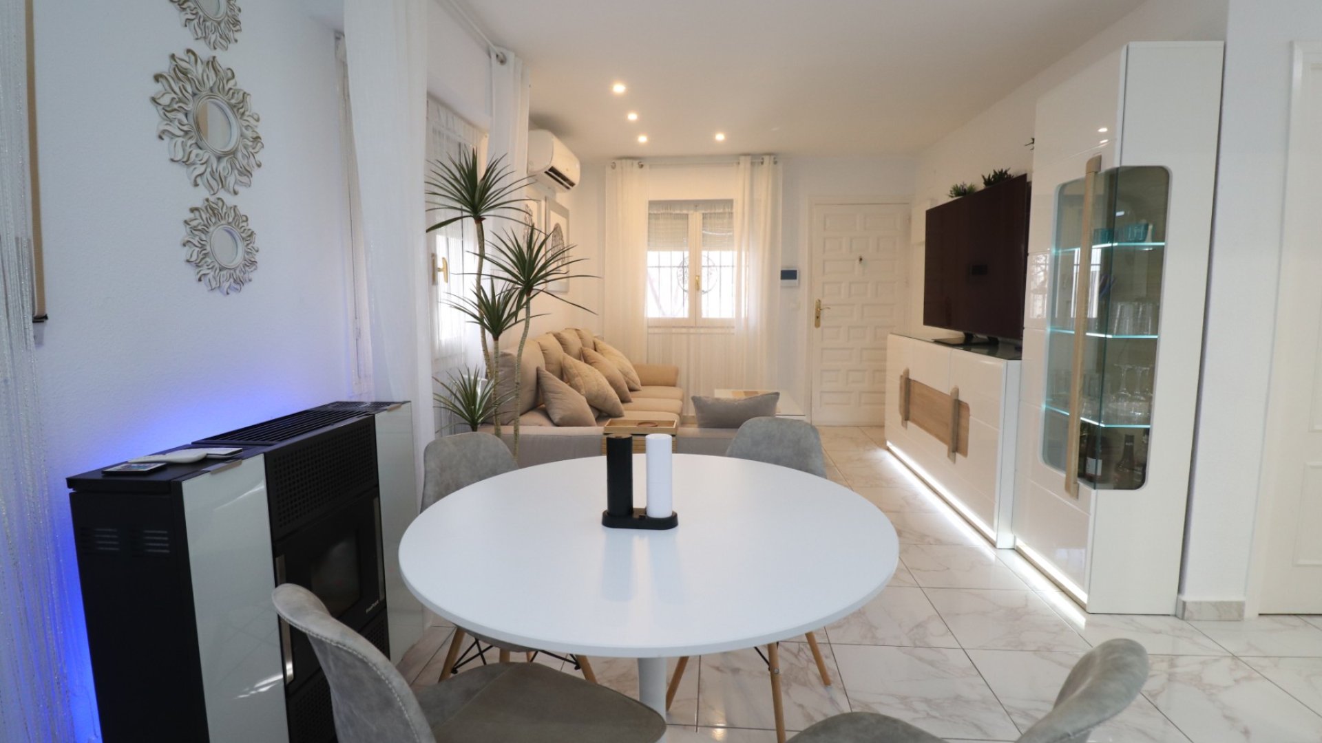 Reventa - Chalets -
Orihuela Costa - La Florida