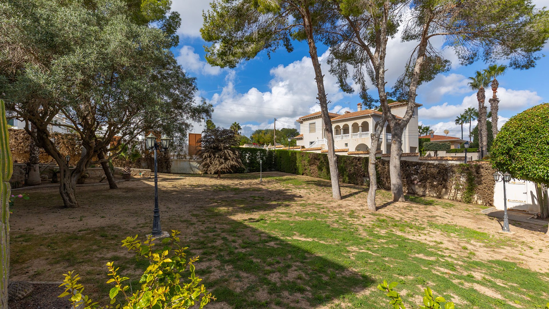 Reventa - Chalets -
Orihuela Costa - Las Filipinas