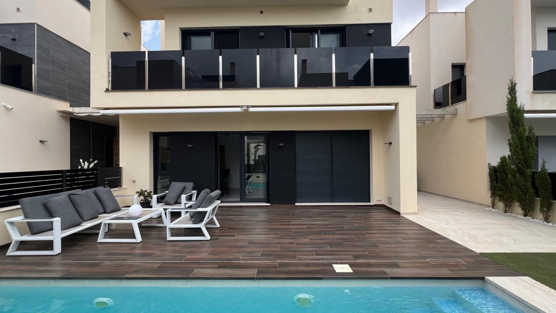 Reventa - Chalets -
Orihuela Costa - Lomas De Cabo Roig