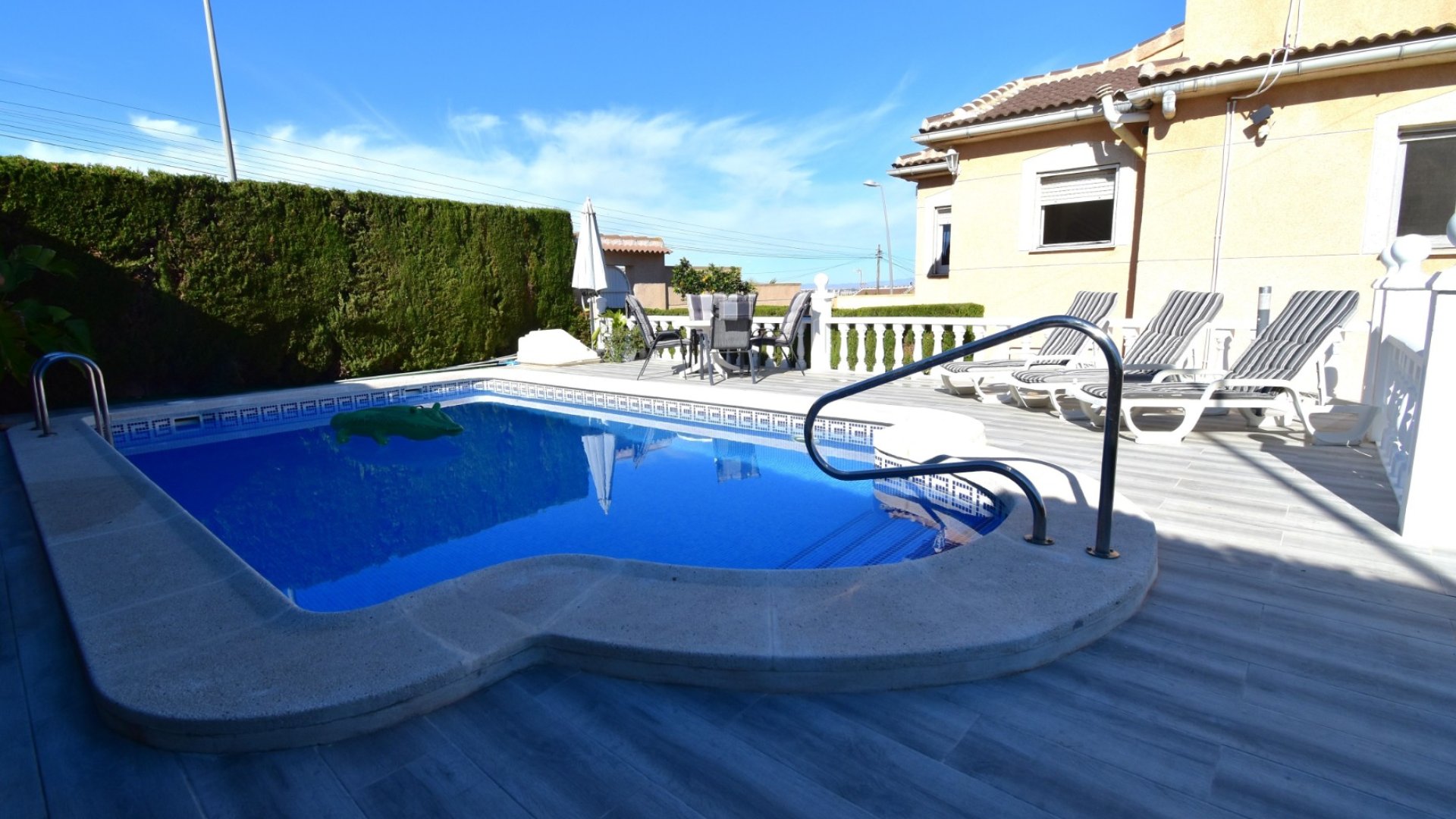 Reventa - Chalets -
Orihuela Costa - Los Balcones