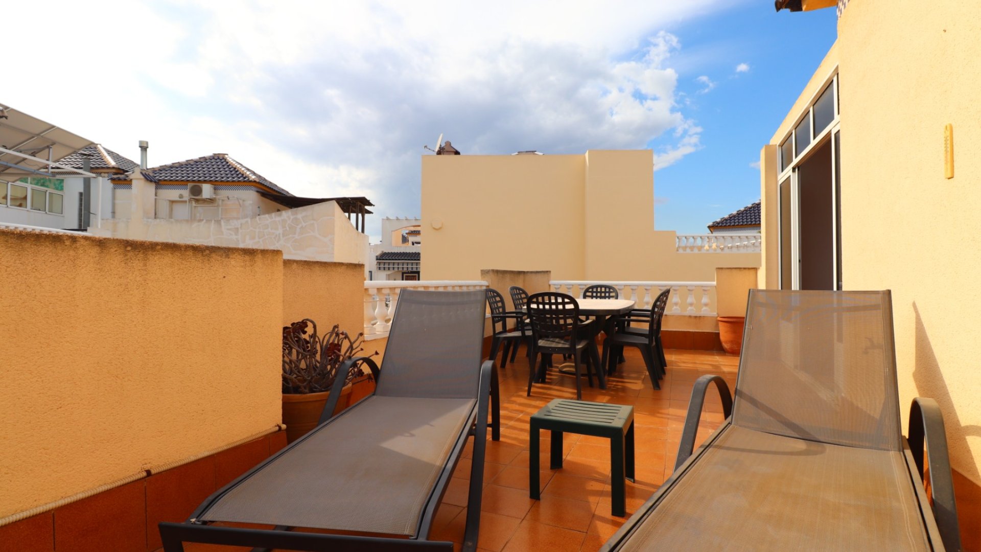 Reventa - Chalets -
Orihuela Costa - Los Balcones