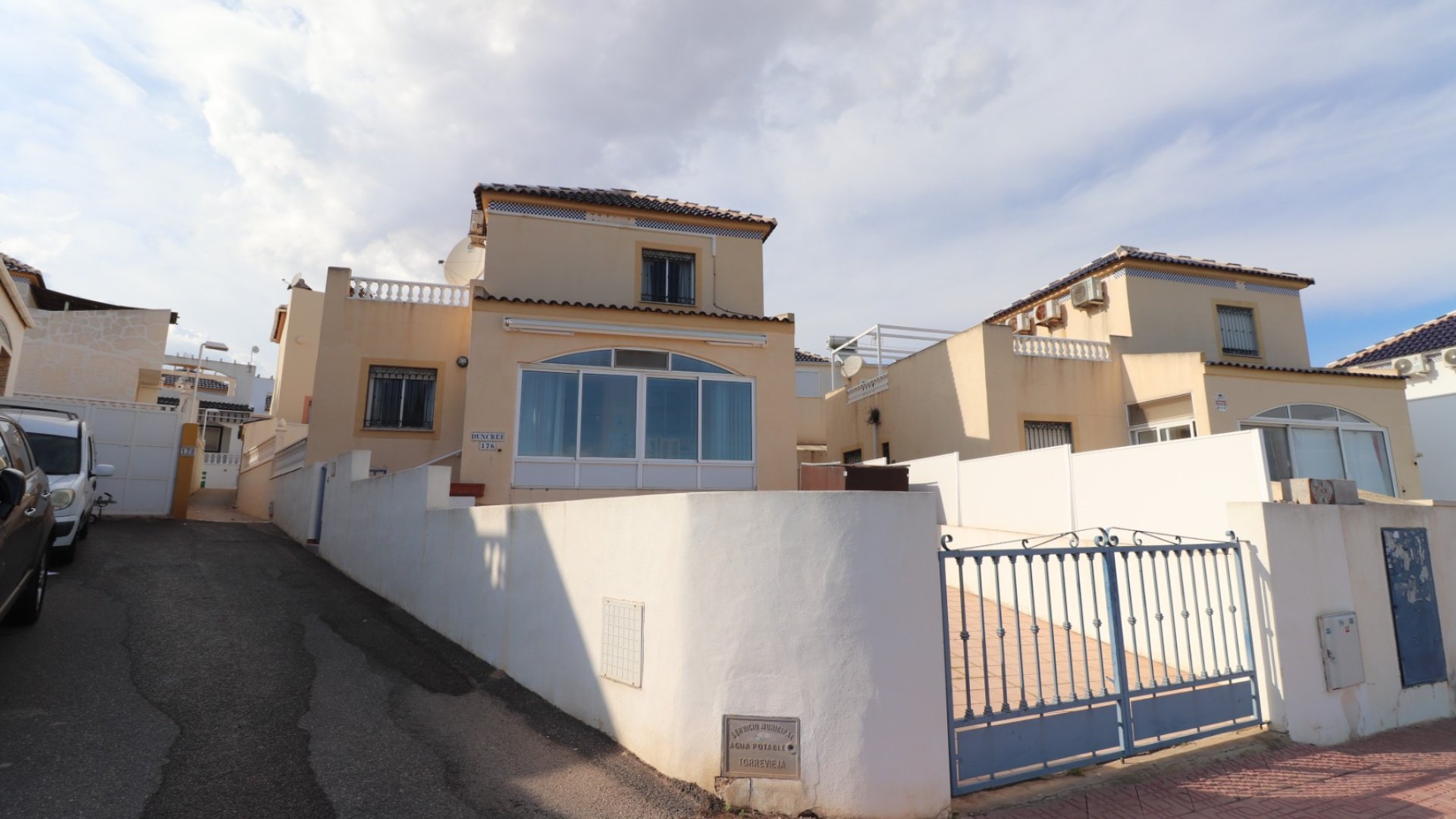 Reventa - Chalets -
Orihuela Costa - Los Balcones