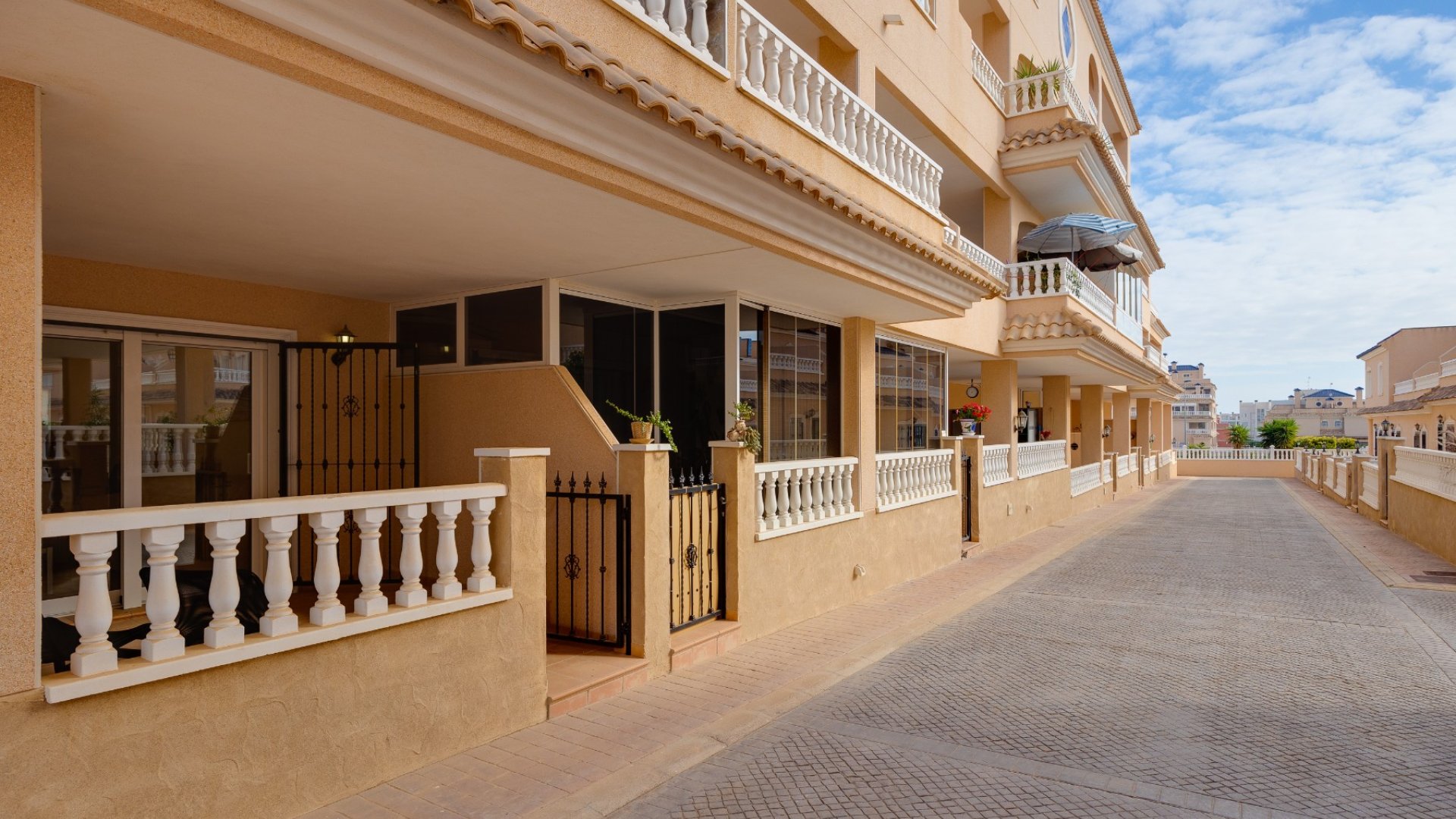 Reventa - Chalets -
Orihuela Costa - Los Dolses