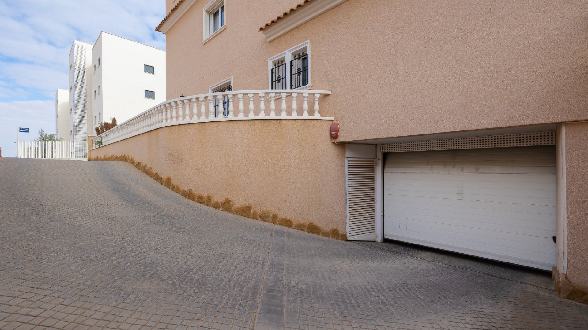 Reventa - Chalets -
Orihuela Costa - Los Dolses