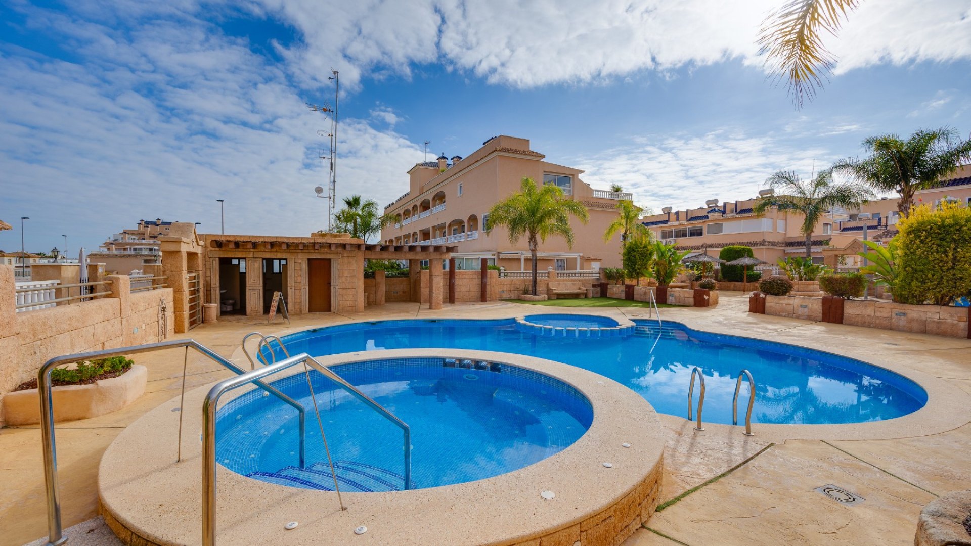 Reventa - Chalets -
Orihuela Costa - Los Dolses