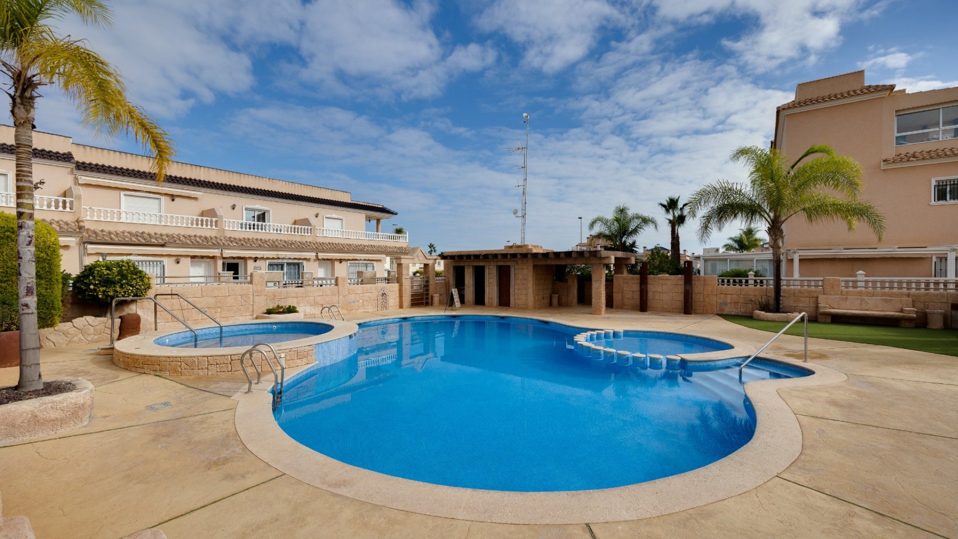Reventa - Chalets -
Orihuela Costa - Los Dolses