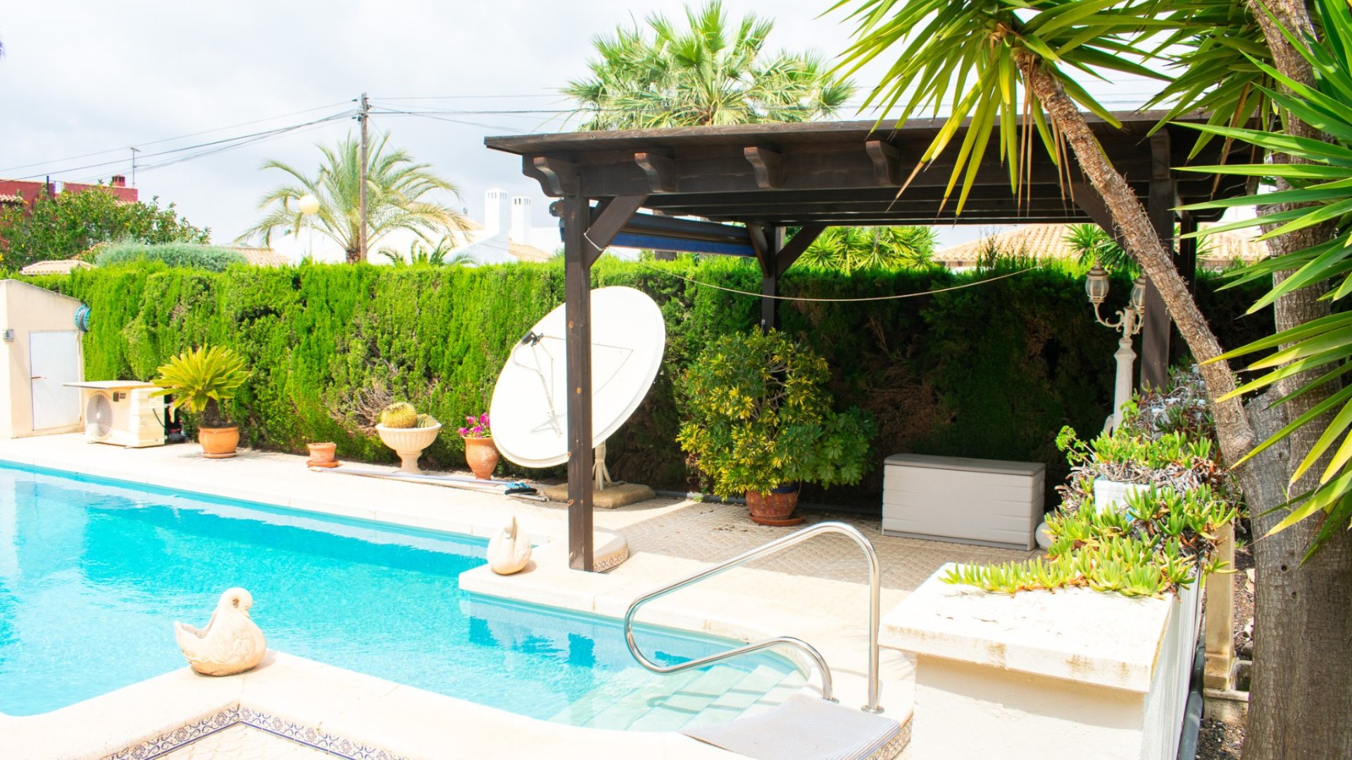 Reventa - Chalets -
Orihuela Costa - MUY CERCA DE LA PLAYA