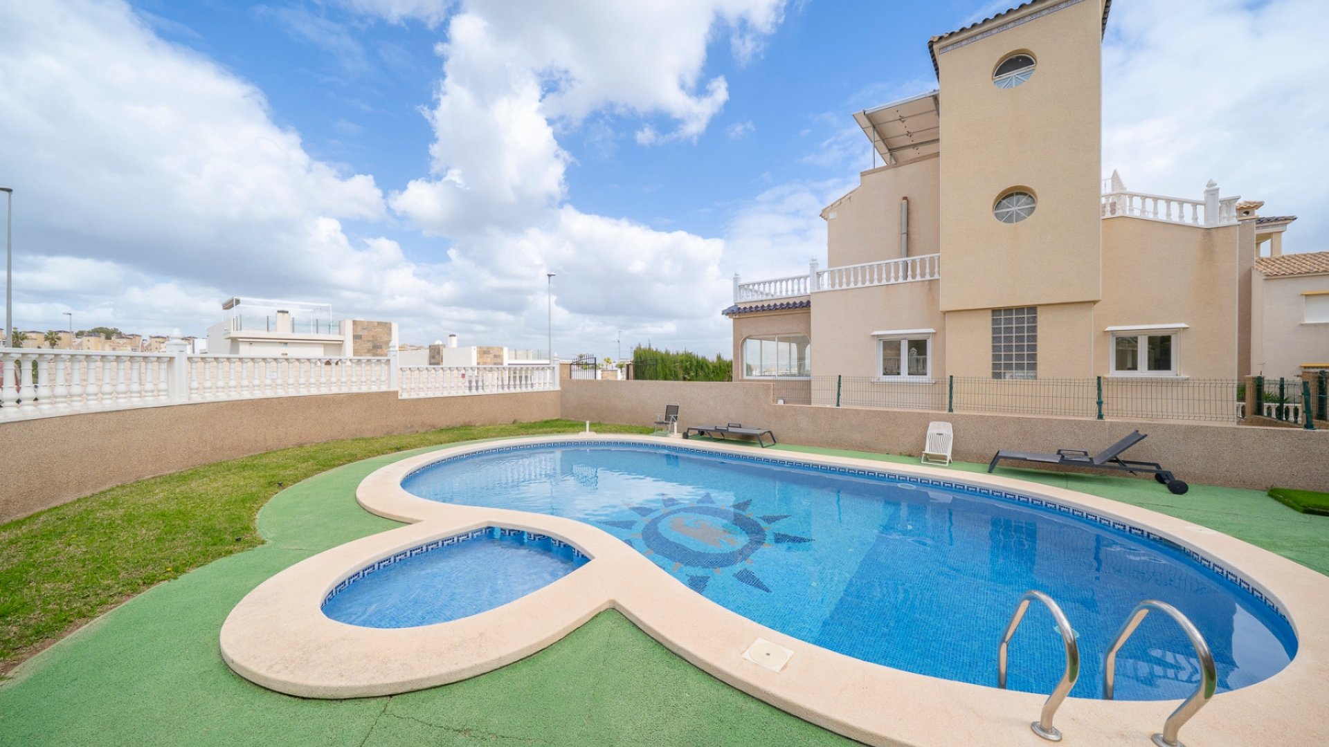 Reventa - Chalets -
Orihuela Costa - Pau 26