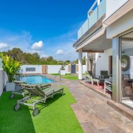 Reventa - Chalets -
Orihuela Costa - Pau 8*