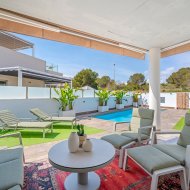 Reventa - Chalets -
Orihuela Costa - Pau 8*