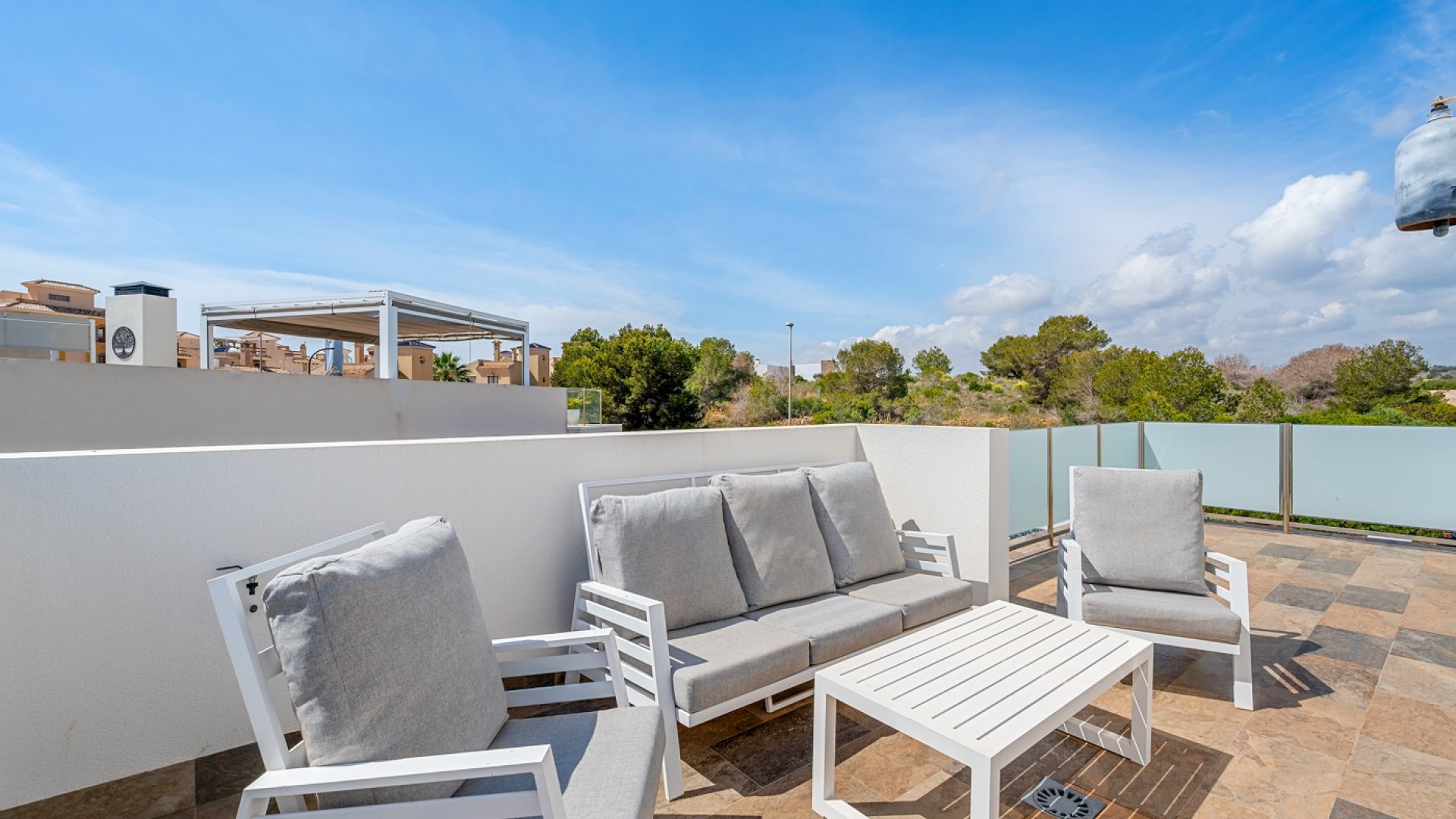 Reventa - Chalets -
Orihuela Costa - Pau 8*