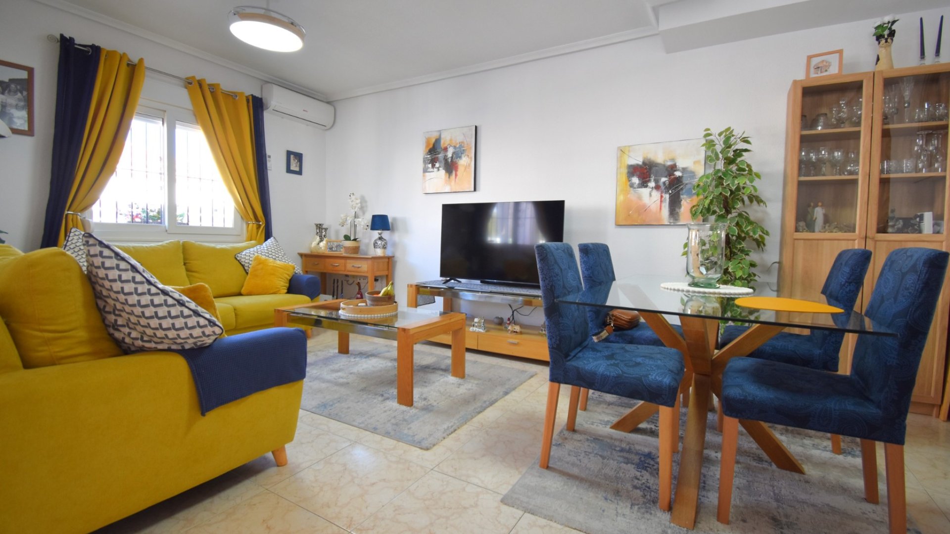 Reventa - Chalets -
Orihuela Costa - Playa Flamenca