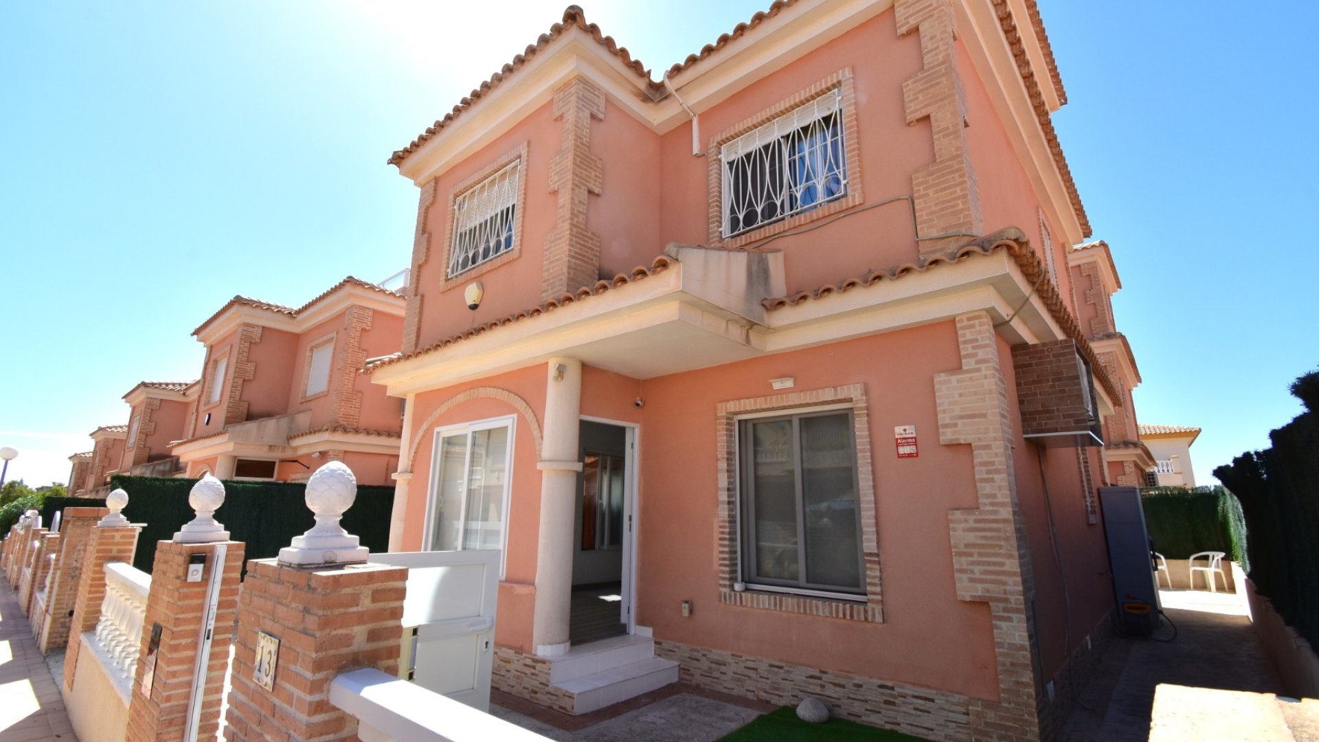 Reventa - Chalets -
Orihuela Costa - Playa Flamenca