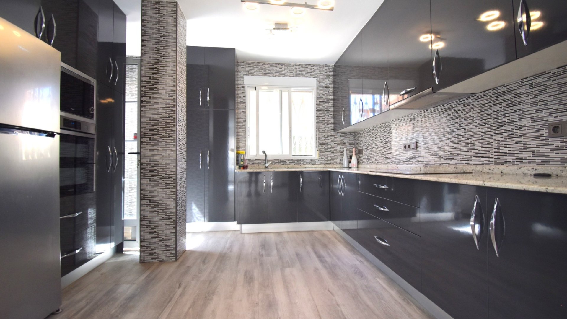 Reventa - Chalets -
Orihuela Costa - Playa Flamenca